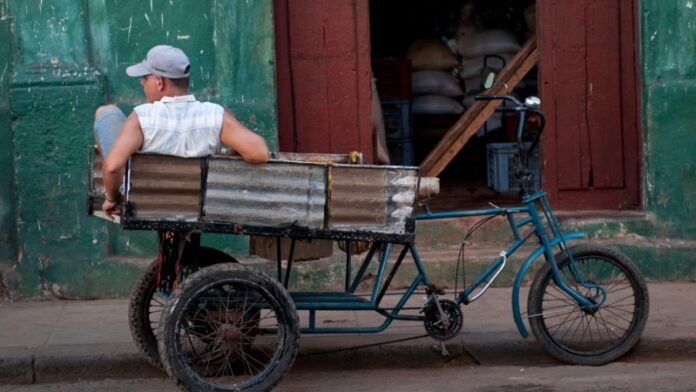 Crisis energética en Cuba provoca quiebra de negocios privados de elaboración y venta de alimentos