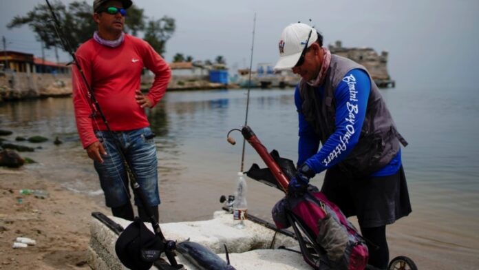 La crisis del combustible en Cuba golpea a los pescadores