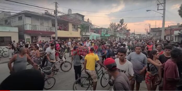 “¡Libertad!” y “¡Abajo la dictadura!”, gritó el pueblo de Bayamo