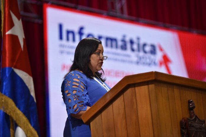 Internet en Cuba: Ministra celebra cifra de conectados, mientras persisten denuncias de cortes 