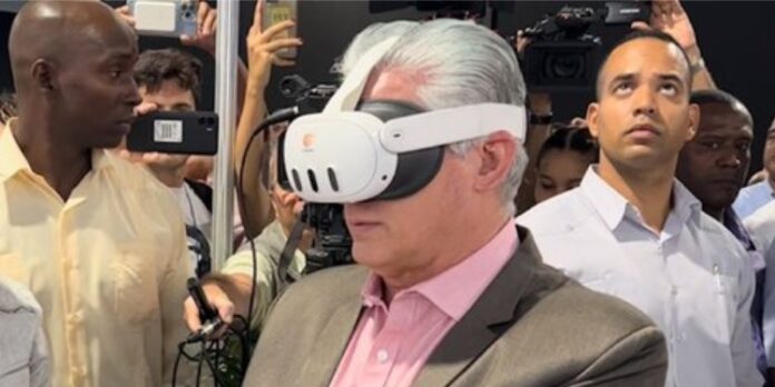 Díaz-Canel conoce situación de Gaza mediante realidad virtual: “Es muy duro lo que se ve”