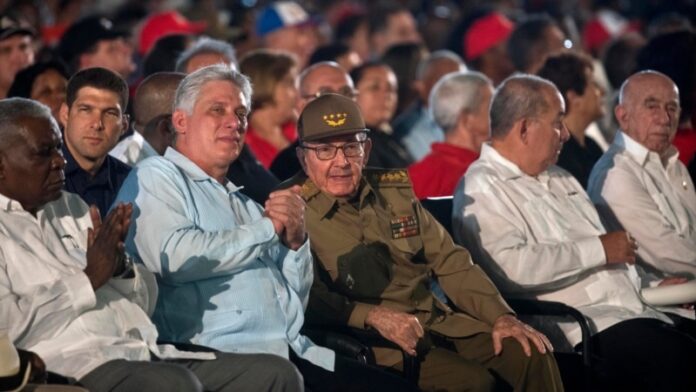 “La salida de la crisis es la salida de la dictadura”, opositores firman declaración por el cambio democrático en Cuba