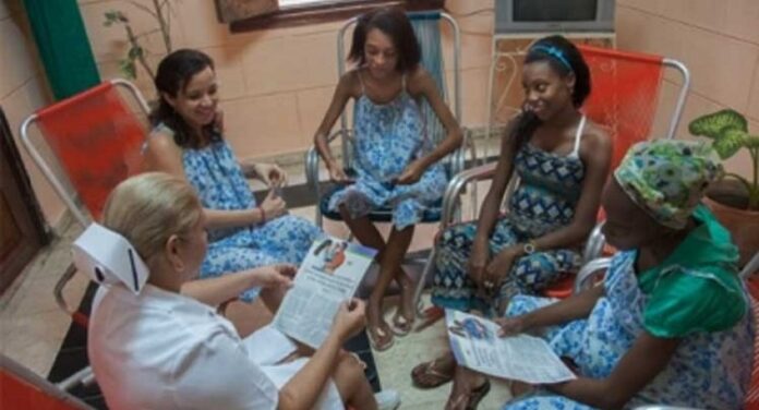 Aumentan índices de embarazo adolescente en Cuba, con cifra récord en 2023