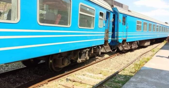 Tren de ruta Manzanillo-Bayamo-Habana se descarrilla