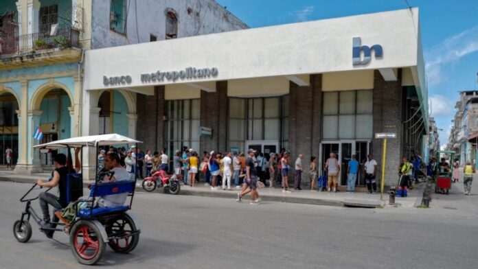 Cobro de pensiones, una tarea titánica en Cuba (VIDEO)