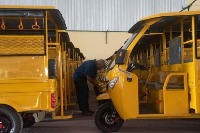 Cuba: Listo nuevo lote de 20 triciclos eléctricos para transporte público