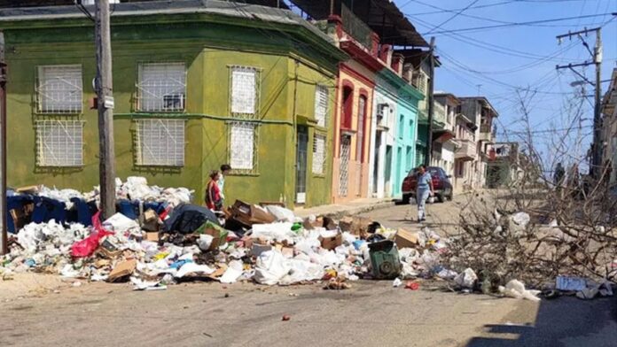 Mountains of Garbage in Havana Show State’s Inefficiency – Havana Times