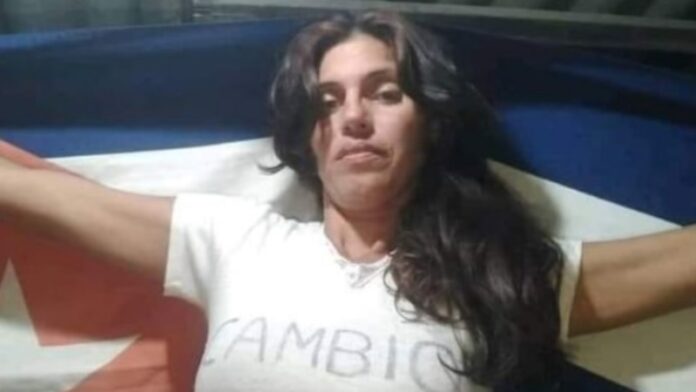 Policía detiene a la activista cubana Ienelis Delgado Cue, conocida como la “Mambisa Agramontina”