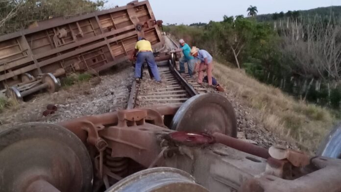 ¿Sabotaje? Actualizan sobre descarrilamiento de tren en el centro de Cuba