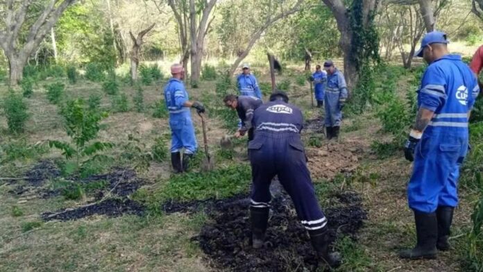 Sí hubo derrame de crudo tras accidente ferroviario en Cuba, pero está bajo control