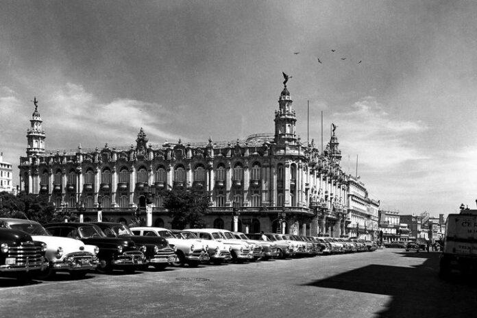 La noche de las tres P en Cuba: prostitutas, proxenetas y “pájaros”