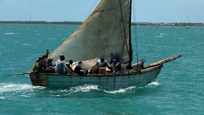 Otros 18 balseros cubanos tocan tierra en los Cayos de Florida