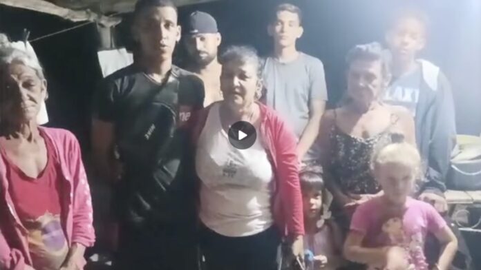 Familiares de un grupo de balseros cubanos piden ayuda para que no sean devueltos a la isla