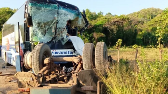 Al menos dos fallecidos en accidente masivo en Mayabeque