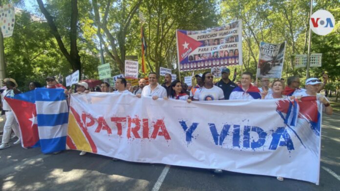 El régimen es despótico y merece ser sancionado, declara panelista en foro de Amnistía Internacional