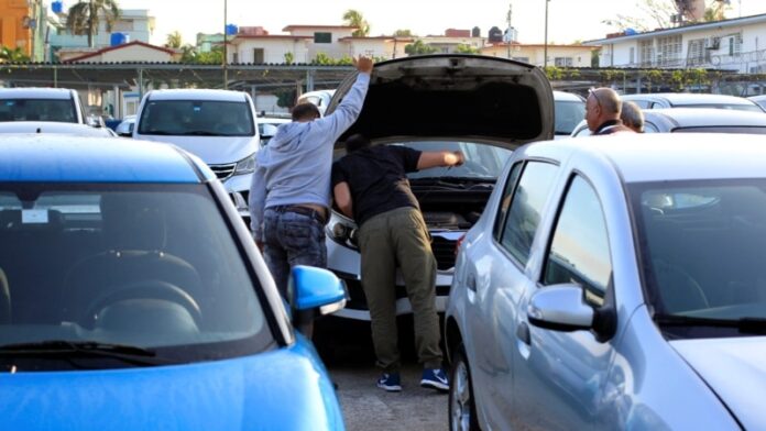 Más de 20 millones de dólares en poco más de un año: El negocio de importar carros a Cuba sigue en ascenso