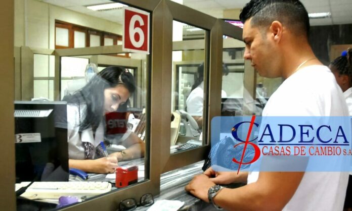 Servicio de CADECA en Cuba: venta de dólares para depositar en tarjetas magnéticas