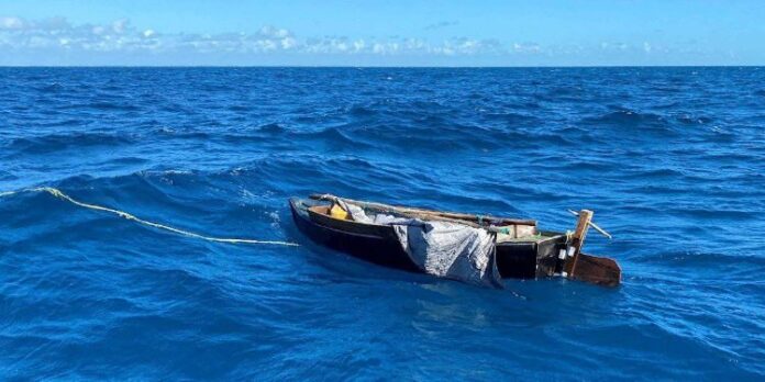 Rescatan a tres cubanos cerca de las costas de Yucatán