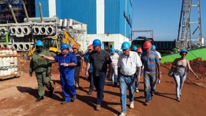 UNE promete “atenuar” apagones cuando los cubanos ya han perdido la paciencia; “Corriente, Comida”, gritan en Baracoa (VIDEO)