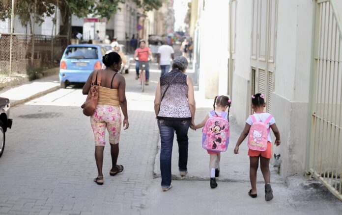 Cuba amplió licencia de maternidad a 15 meses. Estos son los detalles