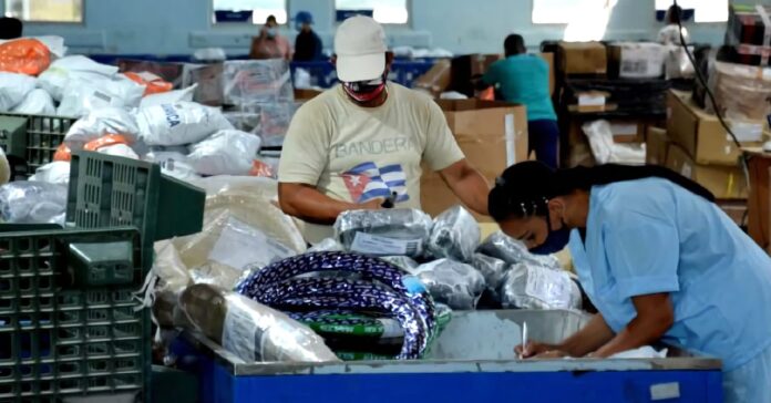 ¿Esperas paquete en Cuba? Correos informa sobre retrasos en la entrega de envíos 