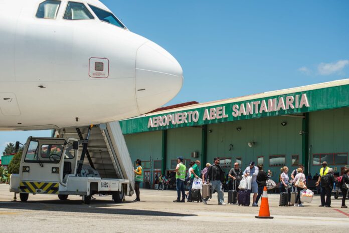 Aeropuerto Abel Santamaría de Villa Clara reconocido por excelencia operativa