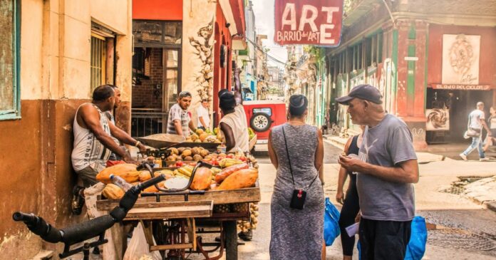 Tras las protestas en Cienfuegos, el gobierno responde con tope de precios a productos agrícolas