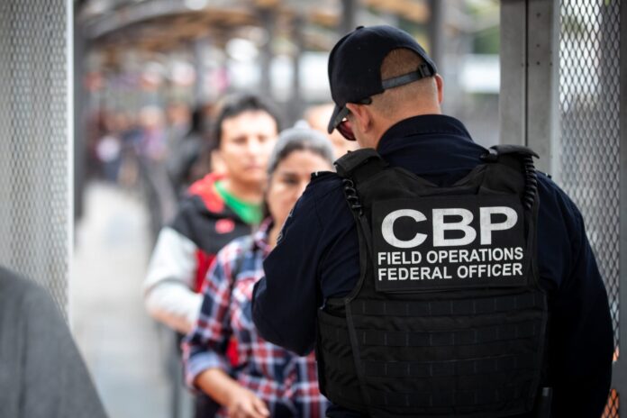 Nueva política migratoria de Biden sí afecta la obtención de citas en CBP One