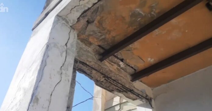 VIDEO: Vecinos de El Cerro abandonan sus casas por peligro de derrumbe