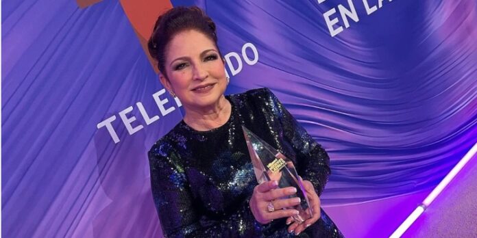 Gloria Estefan se alza con el premio Leyenda en la gala Billboard Mujeres Latinas en la Música