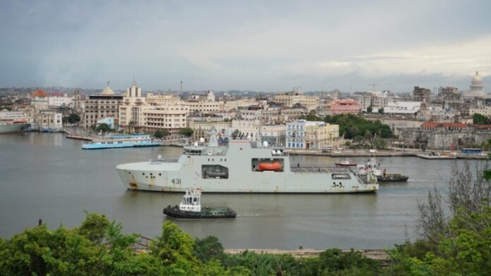 Canadá anuncia rastreo a flotilla rusa y ancla uno de sus buques de guerra en Cuba (VIDEO)