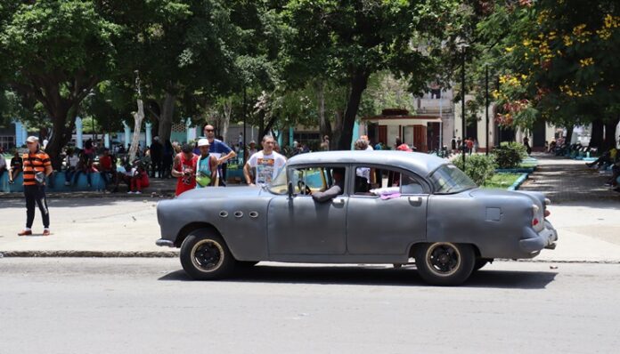 Gobierno y boteros juegan al gato y al ratón… el pueblo paga las consecuencias