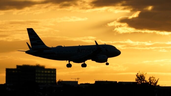 Cuba envió otra delegación a aeropuertos de EEUU