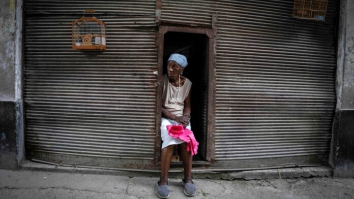 Cubanos se ven desprotegidos ante brotes de dengue y Oropouche: “No hay medicinas. No fumigan”