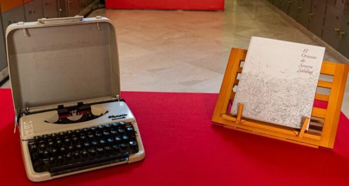 La máquina de escribir de Severo Sarduy entra en la Caja de las Letras del Instituto Cervantes