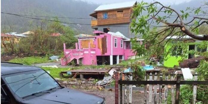 Huracán Beryl arrasa el sureste del Caribe