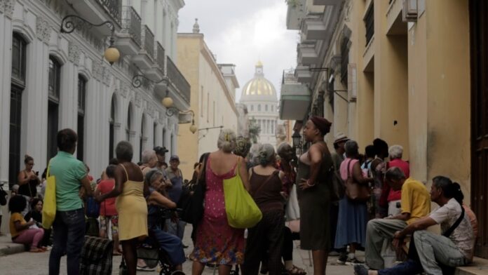 ¿Dan marcha atrás a los precios topados en Cuba? La medida podría empeorar la economía, según expertos