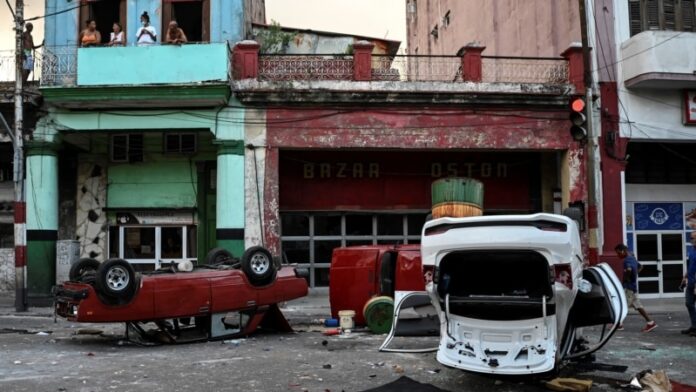 Tienen “terror de que el pueblo vuelva a salir”: activistas sitiados en Cuba