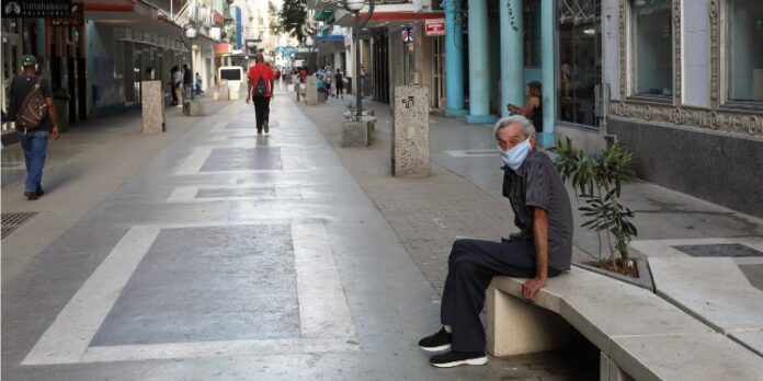 Régimen admite que población cubana cae a menos de 10 millones de habitantes