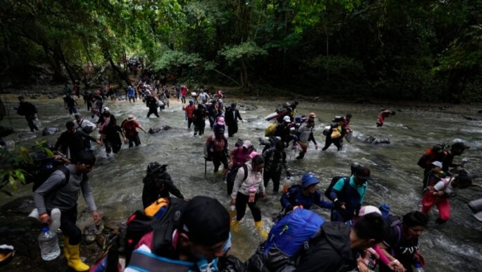 Mueren ahogados 10 inmigrantes que intentaban cruzar el Darién