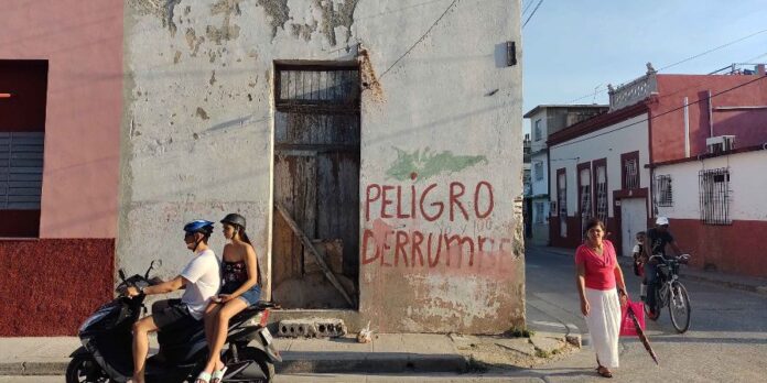 En “peligro de derrumbe”: un recorrido por las calles de Holguín 