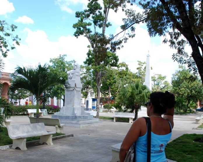 Stroll in the Park, Las Tunas, Cuba – Photo of the Day – Havana Times