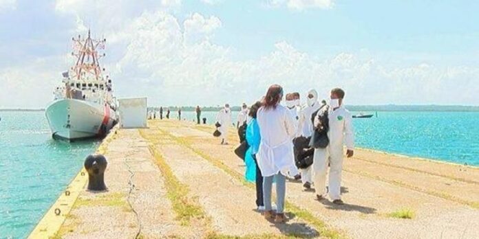 Guardia Costera de EE.UU. repatría a 32 balseros cubanos