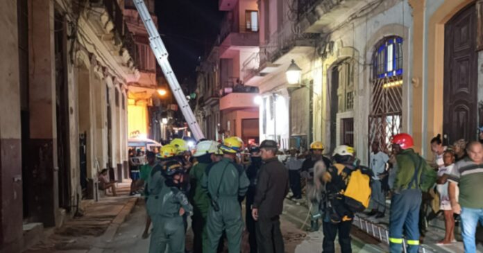 Derrumbe en La Habana Vieja deja varios atrapados y una persona herida