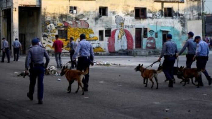 Piden a militares y policías cubanos que no sean cómplices de la represión contra el pueblo