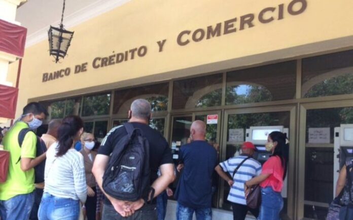 Régimen disminuye precio de compra de tarjeta prepago Bandec para estimular remesas