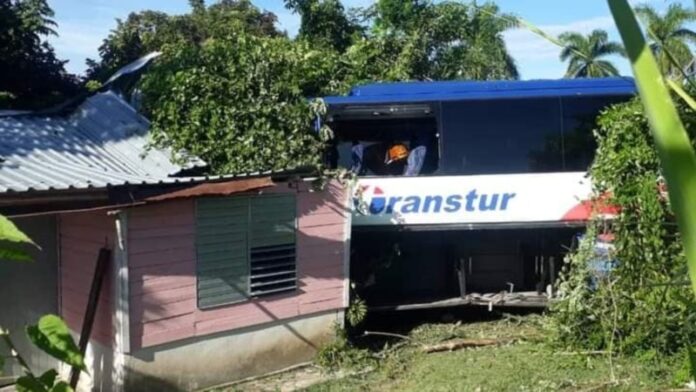 Trágico accidente de tránsito en Santiago de Cuba deja 14 heridos, incluyendo dos “muy graves”