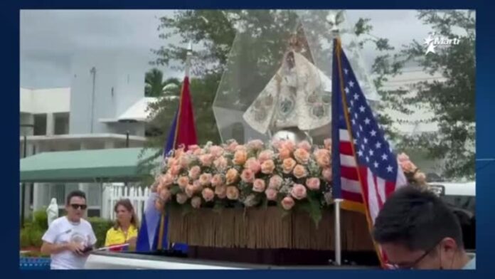 “Unidos al pueblo de Cuba”, procesión en Miami inicia festividades por la Virgen de la Caridad del Cobre