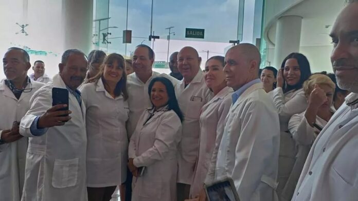 A Total of 1,550 Cuban MDs in Mexico of 5,000 Contracted – Havana Times