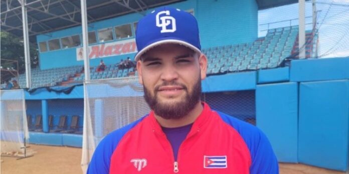 Nieto de Guillermo García Frías se va de Cuba para buscar contrato con Grandes Ligas